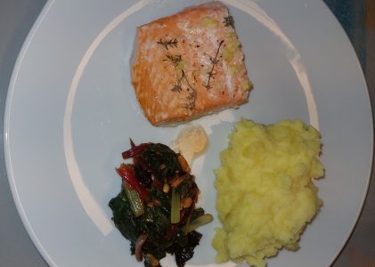 Schneller Lachs mit Zitronenmarinade und Thymian aus dem Backofen