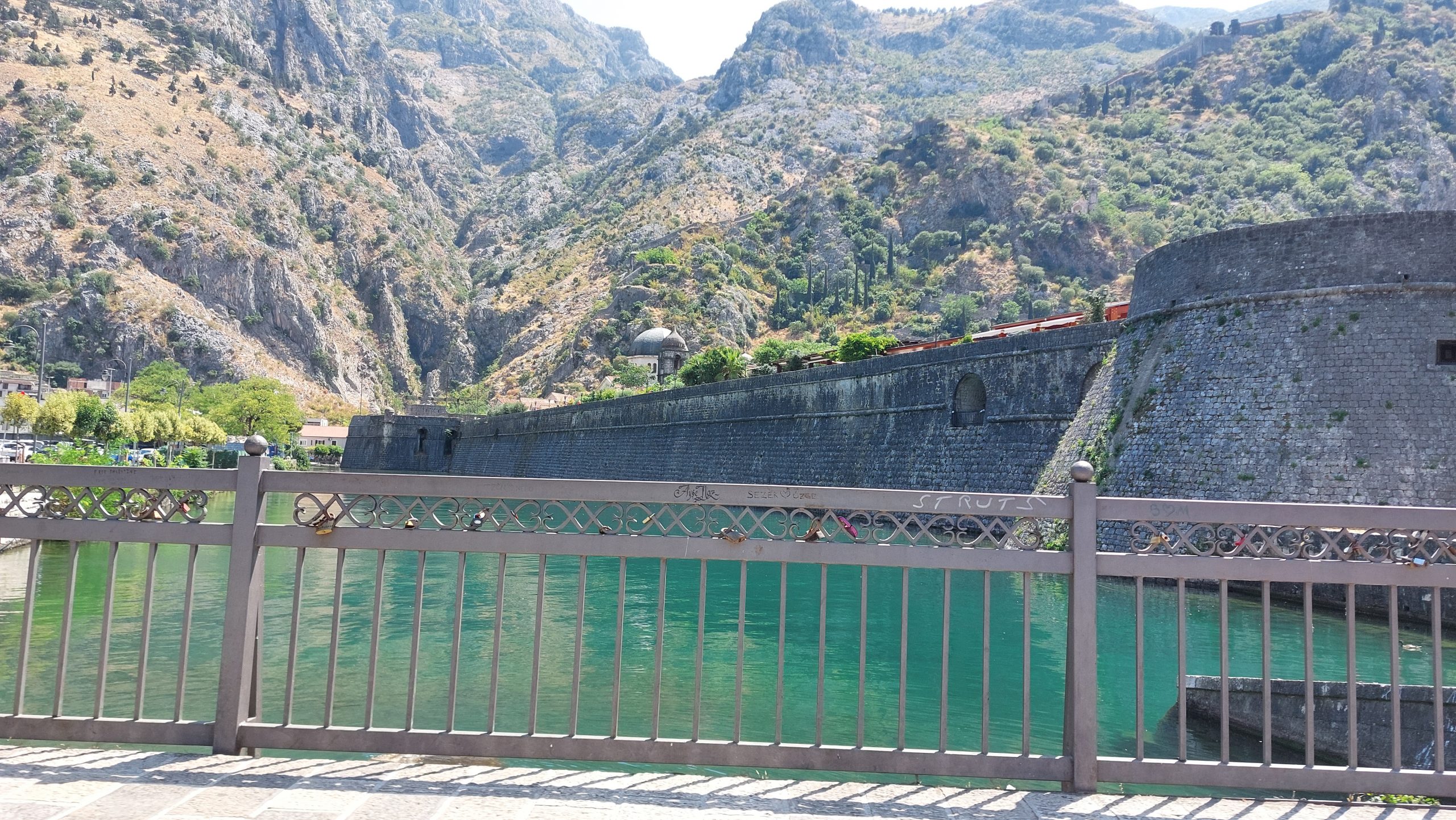 Montenegro – in den Bergen: Anreise und Tag eins!