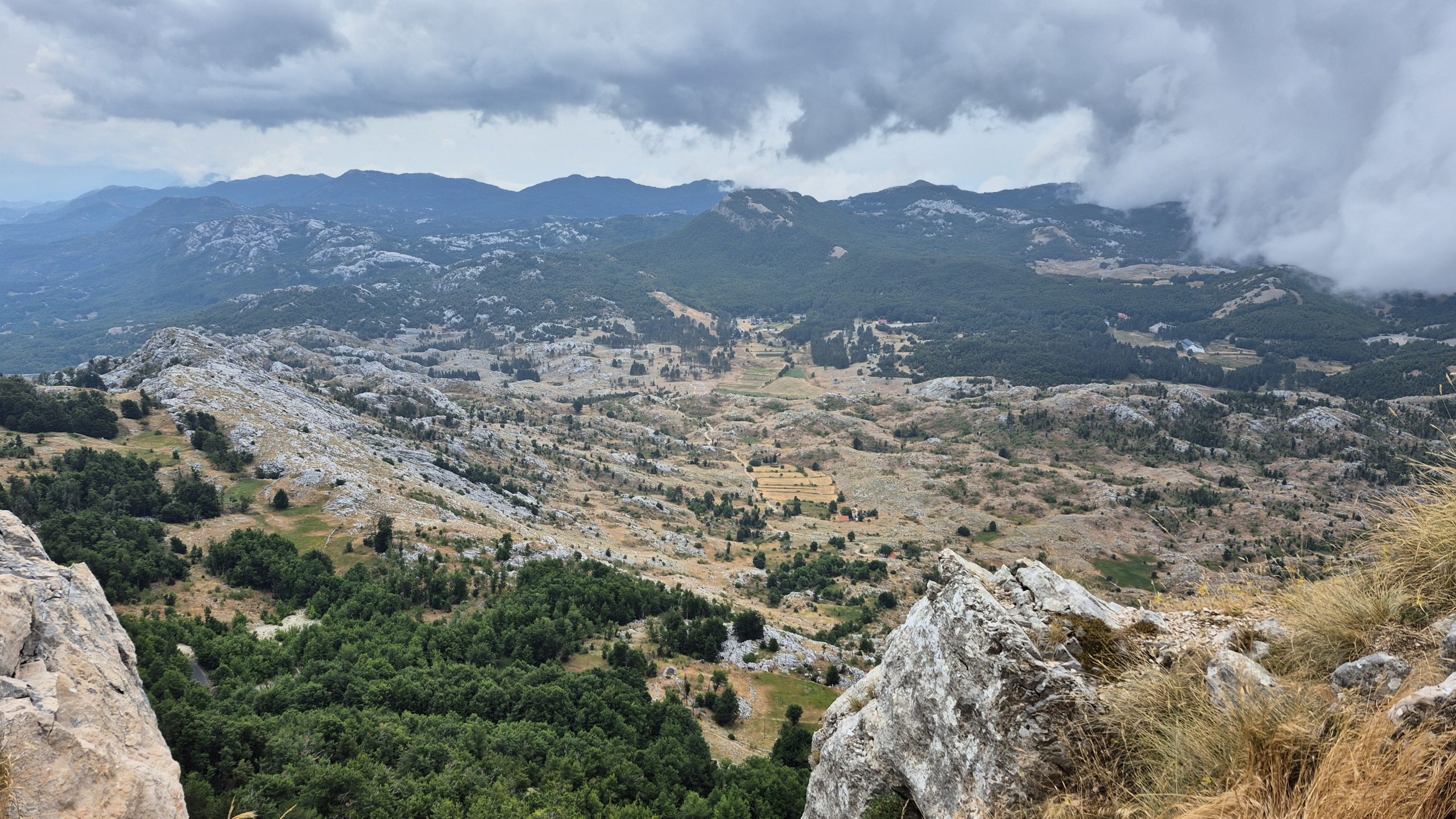 Dreimal fürstliche Höhenluft: Dichter-Fürst-Mausoleum, Königsstadt und Höhenfestung der Österreicher